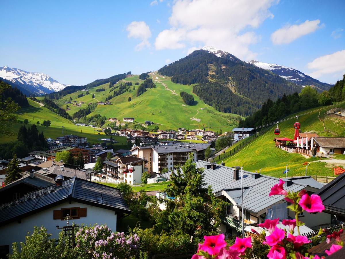 Haus Sonnenschein Apartamento Saalbach-Hinterglemm Exterior foto